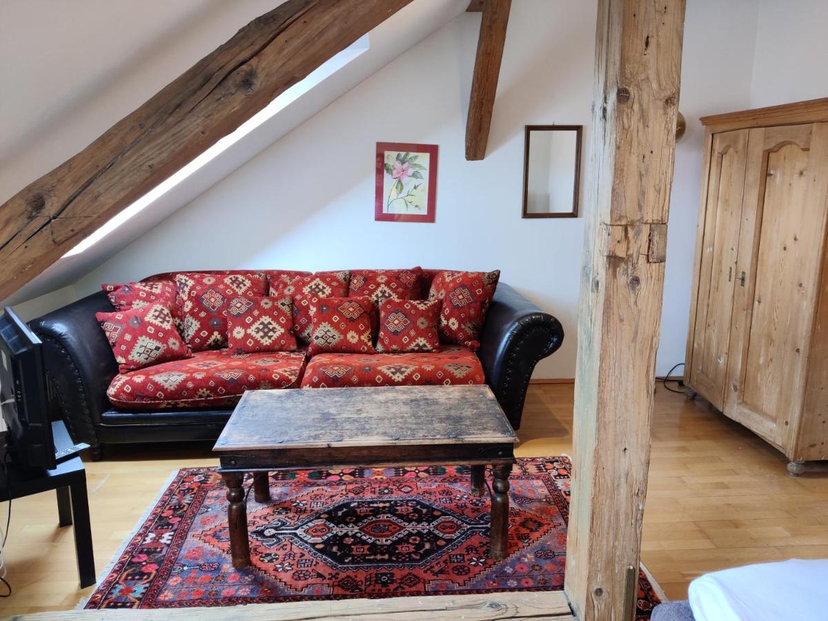 Ferienwohnung-Dachgeschoss Familie Mayer Кремс на Дунае Экстерьер фото